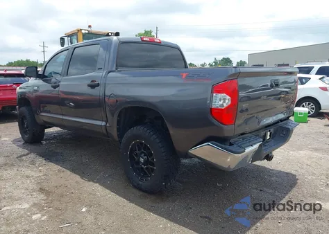 2016 Toyota Tundra Sr5 5.7L V8 z USA, uszkodzony, nr VIN 5TFDW5F13GX499195